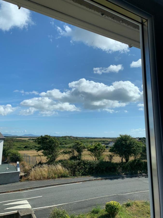 Holiday home Two Bedroom House With Enclosed Gardens And 2 Car Drive *